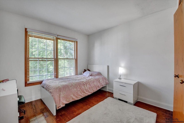 1505 Della Dr, Hoffman Estates, IL 60169 - bedroom featuring wood finished floors and baseboards