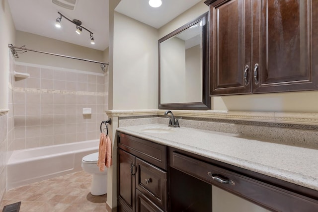 215 S Park Blvd, Streamwood, IL 60107 - full bath with vanity and shower / tub combination