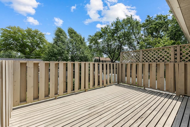 215 S Park Blvd, Streamwood, IL 60107 - view of wooden terrace