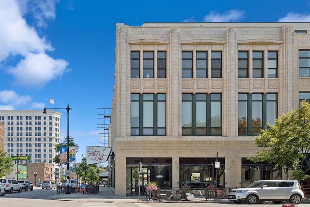 1215 W Gunnison St Unit 202, Chicago, IL 60640 - view of building exterior