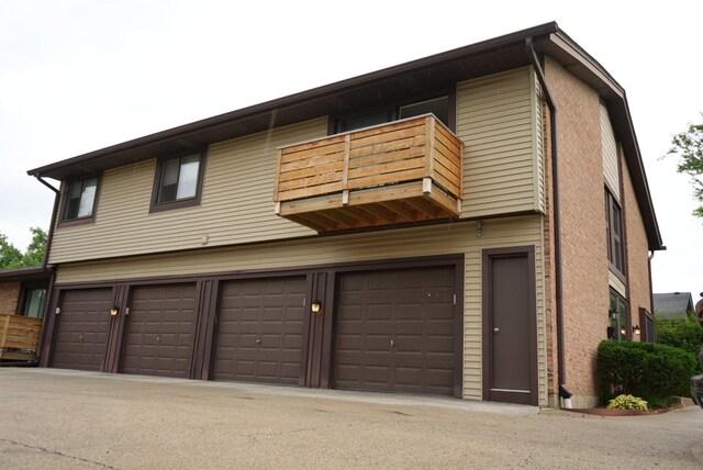 8234 Portsmouth Dr Unit D, Darien, IL 60561 - view of garage