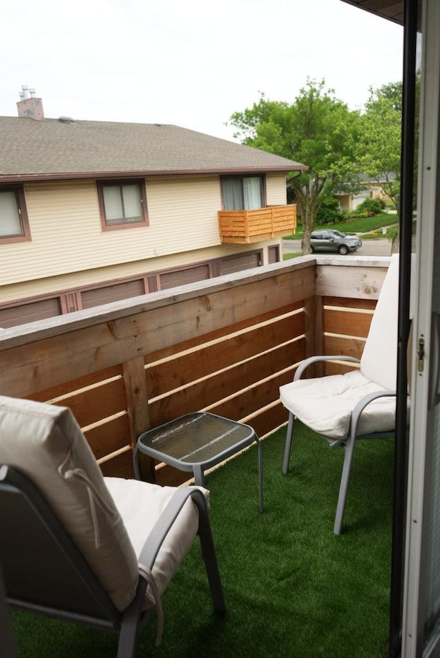 8234 Portsmouth Dr Unit D, Darien, IL 60561 - view of balcony