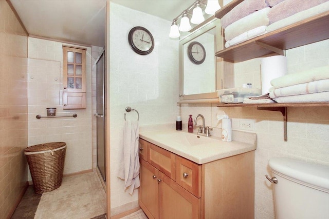 117 N Kenilworth Ave, Mount Prospect, IL 60056 - full bath featuring tile walls, a stall shower, and vanity