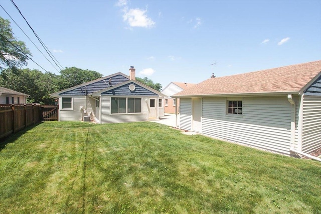117 N Kenilworth Ave, Mount Prospect, IL 60056 - back of property with roof with shingles