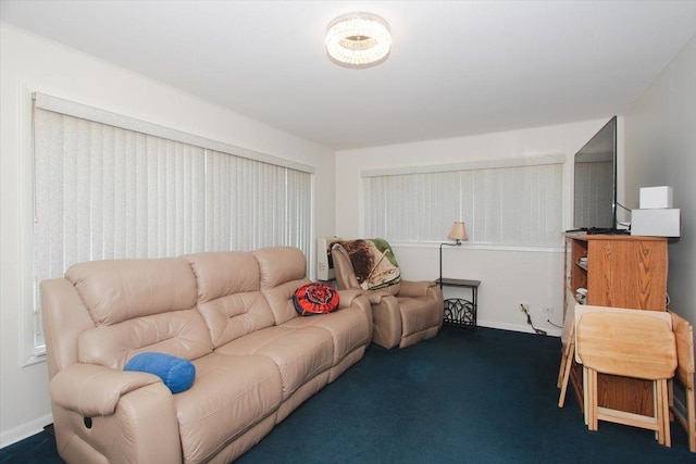 117 N Kenilworth Ave, Mount Prospect, IL 60056 - carpeted living area with baseboards