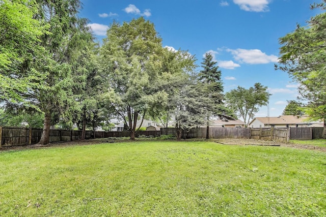 418 Surrey Ln, Lindenhurst, IL 60046 - view of fenced backyard