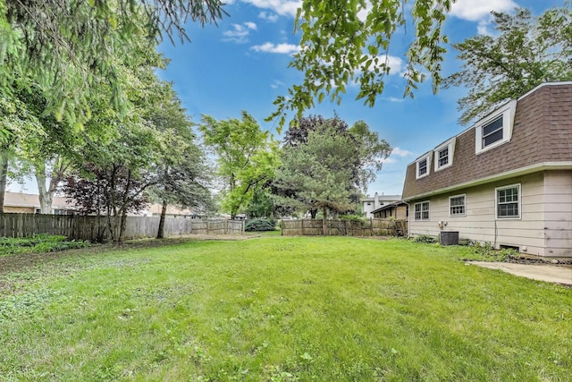 418 Surrey Ln, Lindenhurst, IL 60046 - view of yard