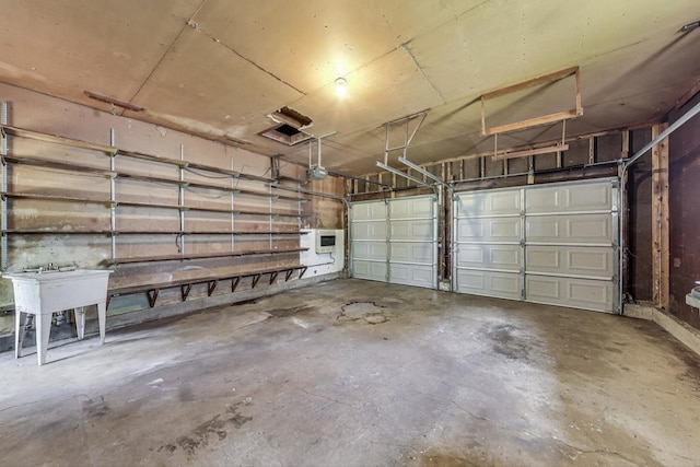 418 Surrey Ln, Lindenhurst, IL 60046 - view of garage