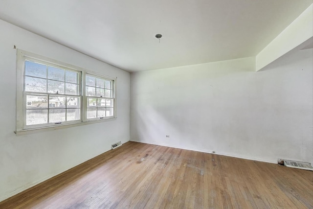 418 Surrey Ln, Lindenhurst, IL 60046 - half bath featuring tile patterned floors and vanity