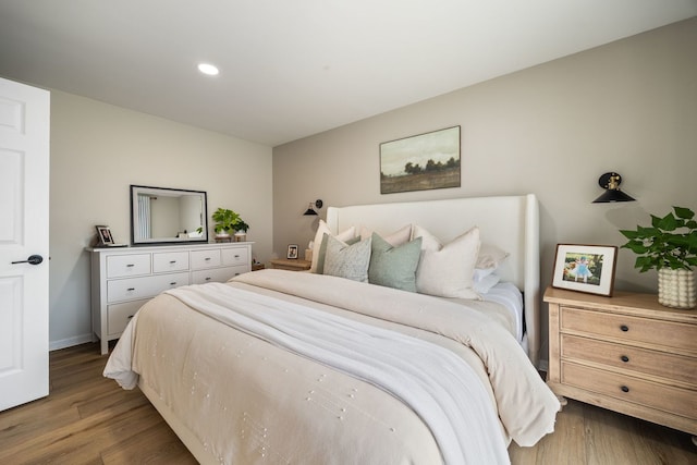 750 Shady Ln, Aurora, IL 60506 - bedroom featuring wood finished floors and recessed lighting