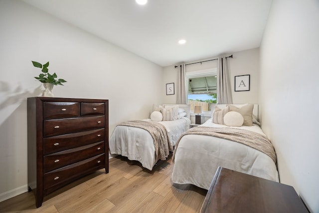 750 Shady Ln, Aurora, IL 60506 - bedroom featuring light wood-style floors and recessed lighting