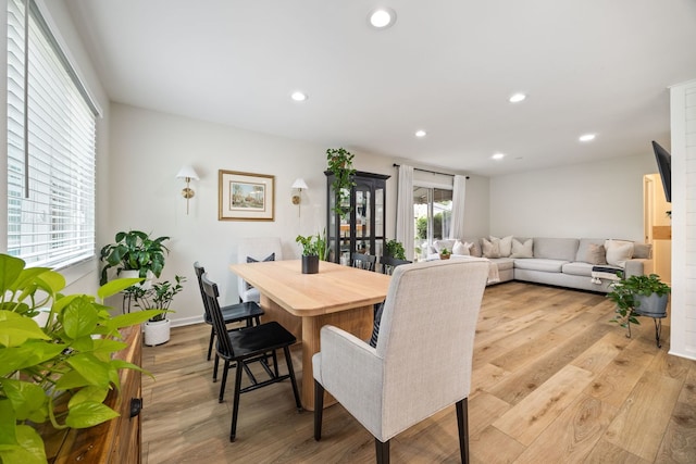 750 Shady Ln, Aurora, IL 60506 - dining area featuring light wood-style floors and recessed lighting