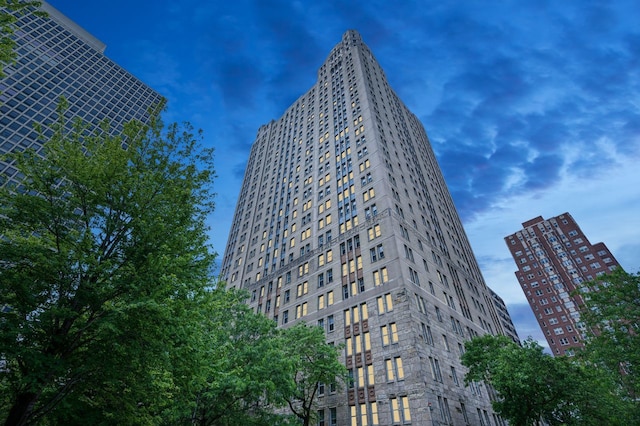5000 S E End Ave Unit 18C, Chicago, IL 60615 - view of building exterior featuring a view of city