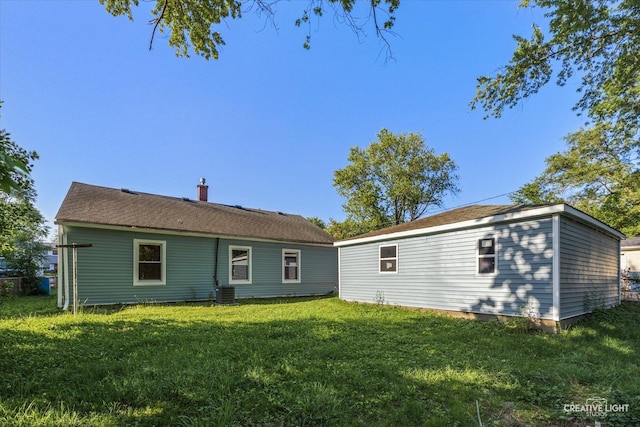 1806 E Sauk Trl, Sauk Village, IL 60411 - rear view of house featuring a yard