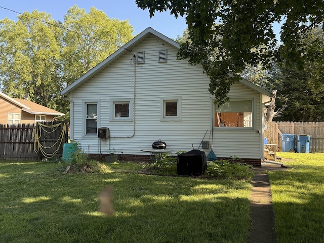 325 E Waupansie St, Dwight, IL 60420 - rear view of house