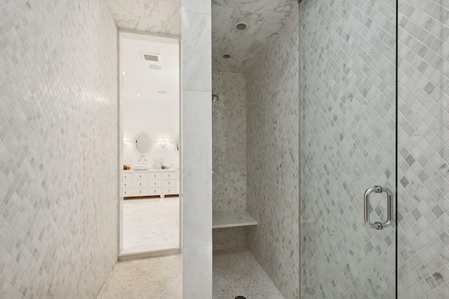 1414 N Mohawk St, Chicago, IL 60610 - full bath with a shower stall and vanity