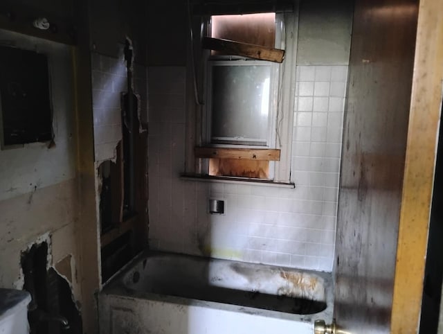 120 W 107th St, Chicago, IL 60628 - bathroom with a bath and toilet
