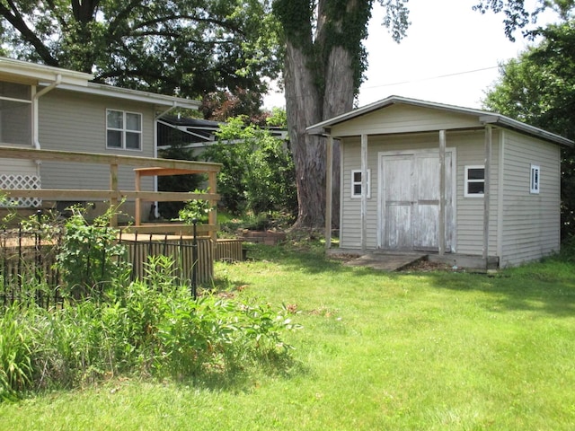 1110 Wacker Dr, Ottawa, IL 61350 - view of green lawn featuring a storage shed