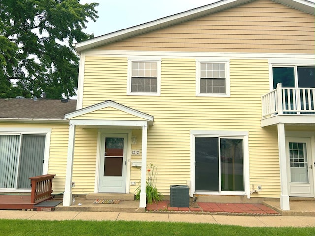 1212 Thyne Ct Unit 29C, Wheeling, IL 60090 - back of house featuring a balcony