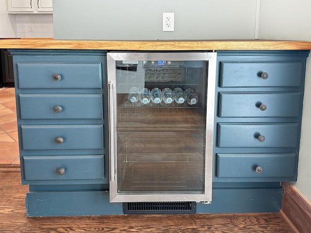 2423 Collins St, Blue Island, IL 60406 - detailed view of beverage cooler