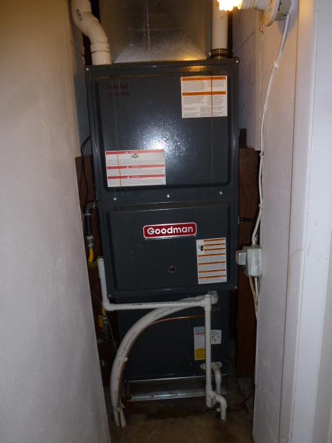 503 S Wilson St, Clinton, IL 61727 - utilities featuring heating unit