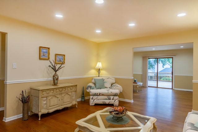 1304 W Whytecliff Rd, Palatine, IL 60067 - living area featuring wood finished floors and recessed lighting