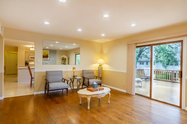 1304 W Whytecliff Rd, Palatine, IL 60067 - living area featuring healthy amount of natural light, recessed lighting, and wood finished floors