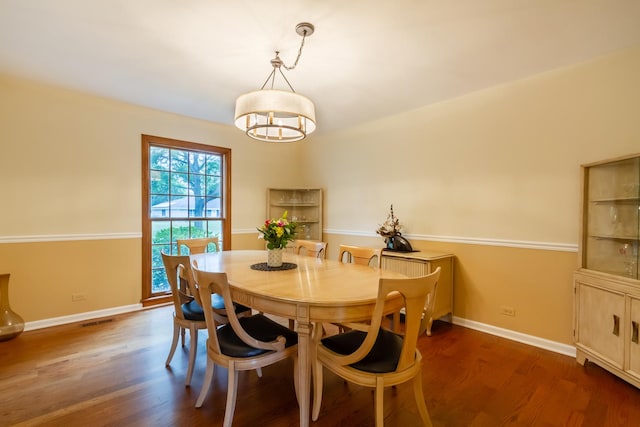 1304 W Whytecliff Rd, Palatine, IL 60067 - dining room with wood finished floors and a chandelier
