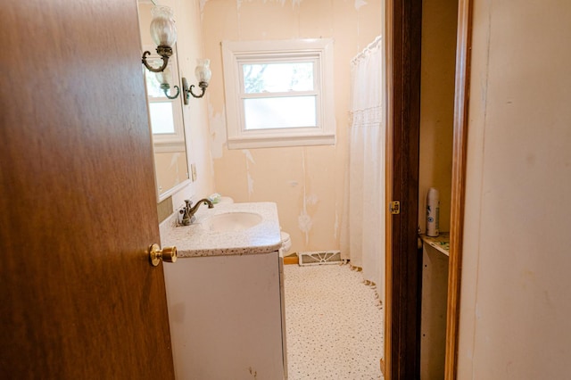 415 Swift Ave, Oglesby, IL 61348 - full bath with vanity and a shower with curtain