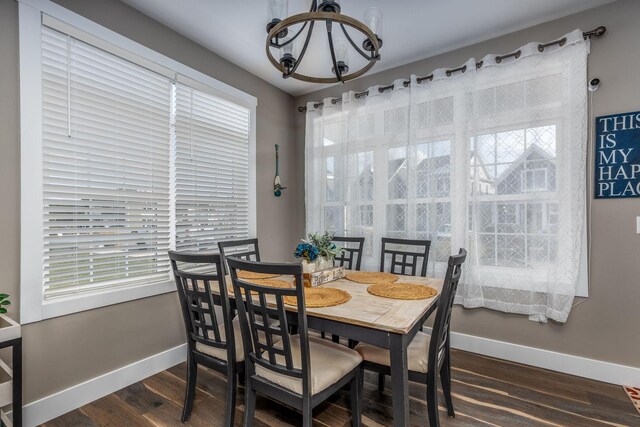 210 Leeward Way, Ottawa, IL 61350 - dining space featuring plenty of natural light, wood finished floors, and a chandelier