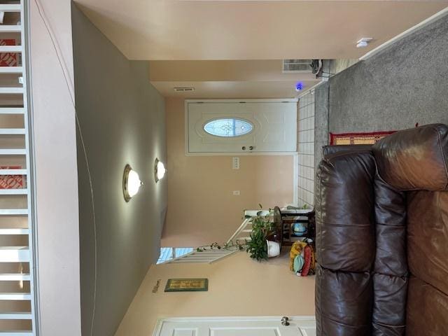 670 Legends Dr, Carol Stream, IL 60188 - photo 2