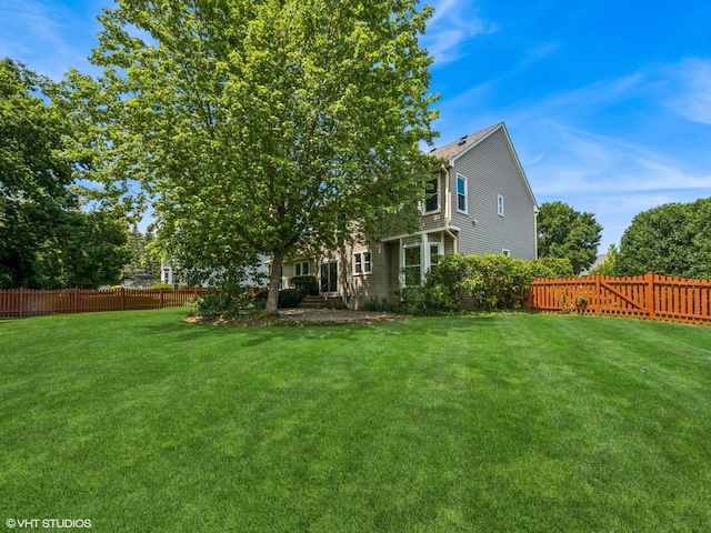 627 Williams Way, Vernon Hills, IL 60061 - view of yard