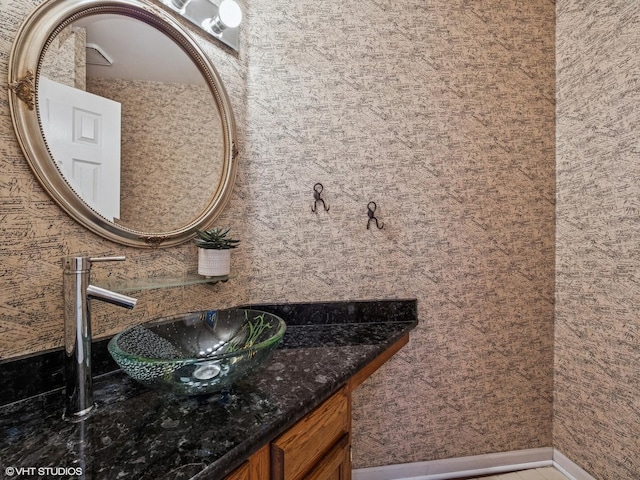 627 Williams Way, Vernon Hills, IL 60061 - bathroom featuring vanity