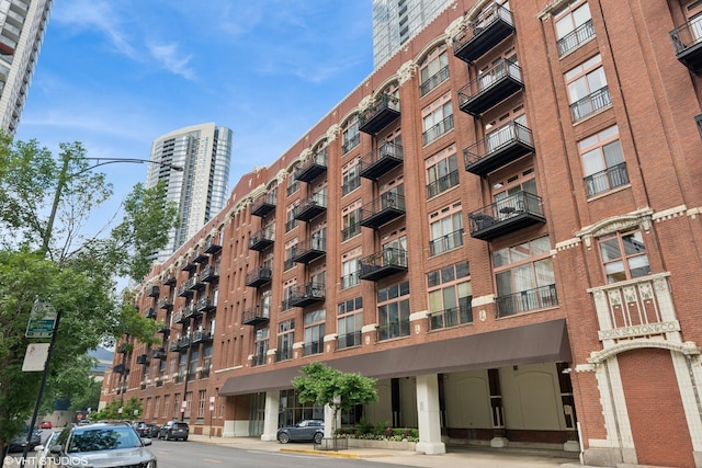 360 W Illinois St Unit 402, Chicago, IL 60654 - photo 1