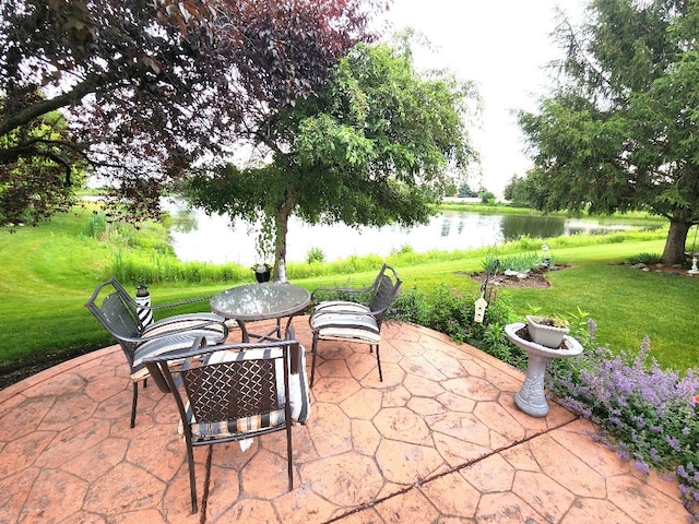 2510 Lorraine Cir, Geneva, IL 60134 - view of patio featuring a water view