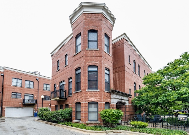 909 W Village Ct, Chicago, IL 60608 - view of property