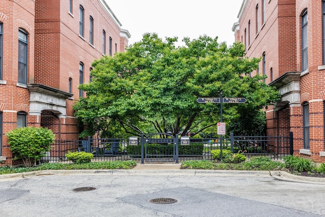 909 W Village Ct, Chicago, IL 60608 - view of asphalt road featuring curbs