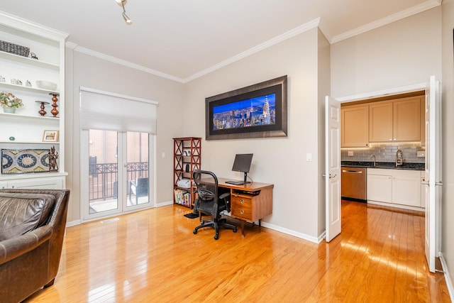 909 W Village Ct, Chicago, IL 60608 - office space with light wood-style floors and ornamental molding