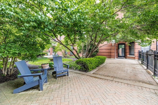 909 W Village Ct, Chicago, IL 60608 - view of patio / terrace
