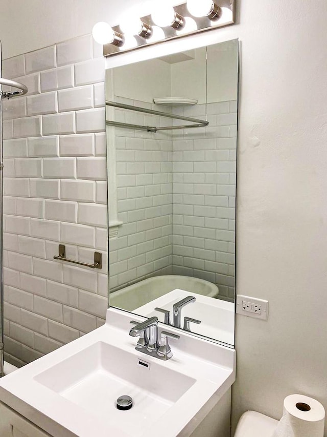 2641 W Thomas St, Chicago, IL 60622 - bathroom with a sink and toilet
