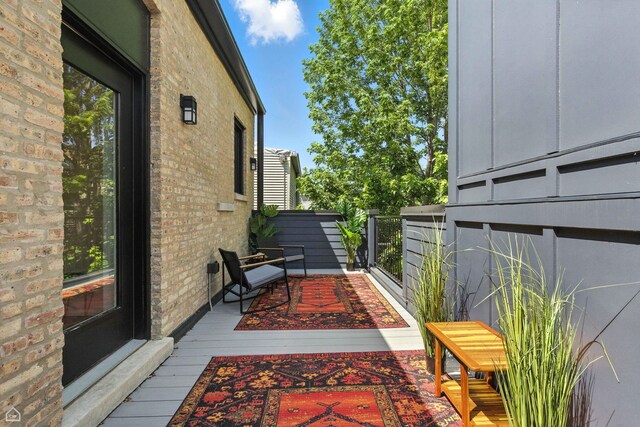4525 N Artesian Ave, Chicago, IL 60625 - view of patio