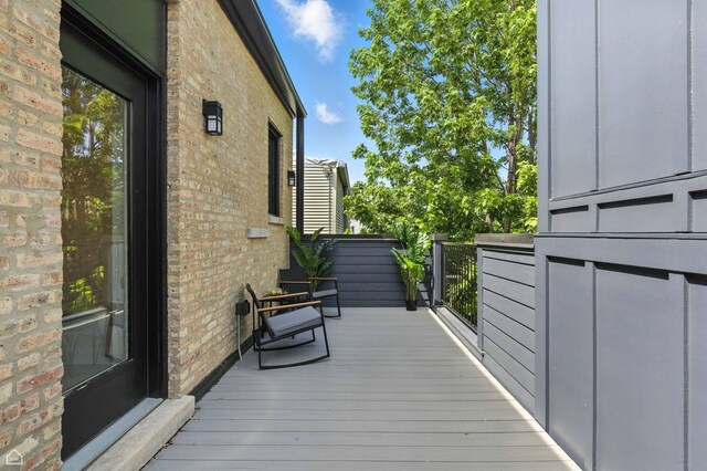 4525 N Artesian Ave, Chicago, IL 60625 - view of wooden terrace