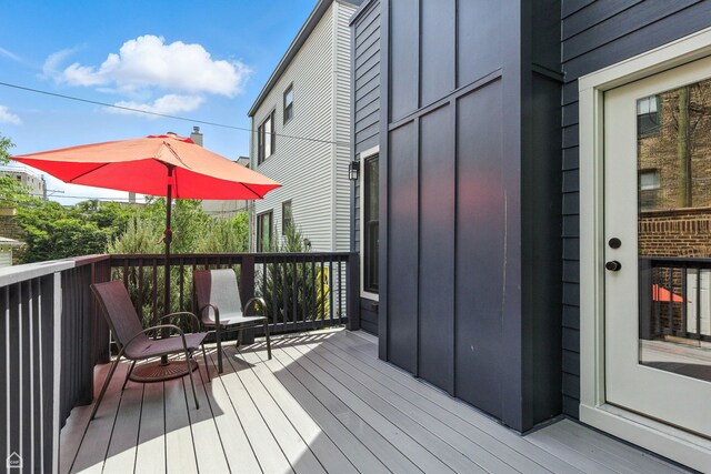 4525 N Artesian Ave, Chicago, IL 60625 - view of wooden terrace