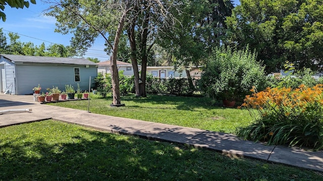 6240 S Kolmar Ave, Chicago, IL 60629 - view of yard with an outdoor structure