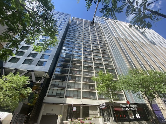 230 E Ontario St Unit 2304, Chicago, IL 60611 - photo 1