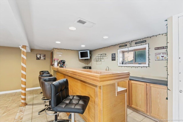 659 W Albert St, Elmhurst, IL 60126 - community bar area featuring light tile patterned floors and recessed lighting