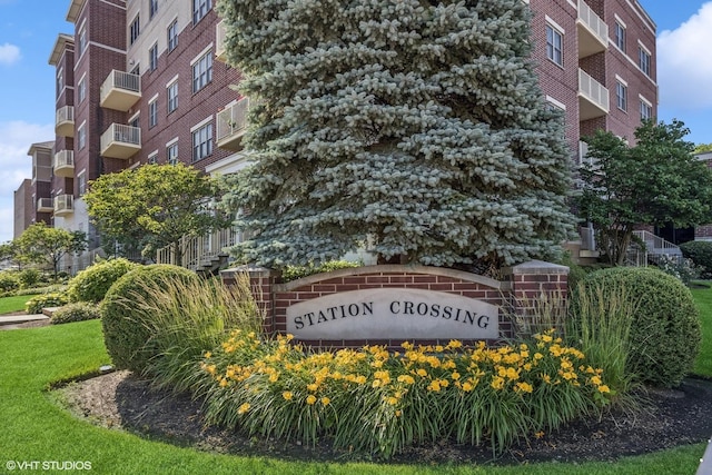 965 Rogers St Unit 202, Downers Grove, IL 60515 - view of community / neighborhood sign