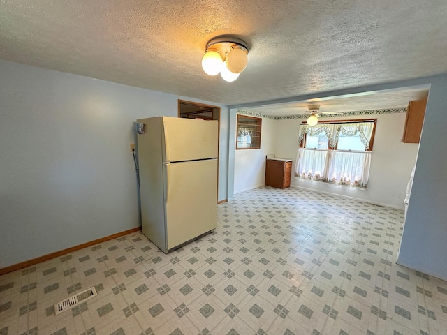1806 S Harrison St, Streator, IL 61364 - photo 4