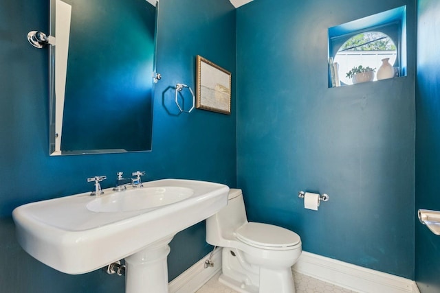 2118 W Schiller St Unit Ch, Chicago, IL 60622 - half bath with baseboards and tile patterned floors