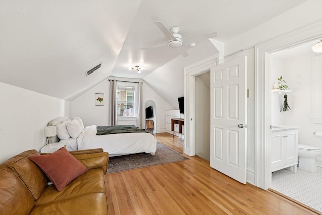 2118 W Schiller St Unit Ch, Chicago, IL 60622 - bedroom featuring light wood-type flooring, ensuite bathroom, vaulted ceiling, and ceiling fan